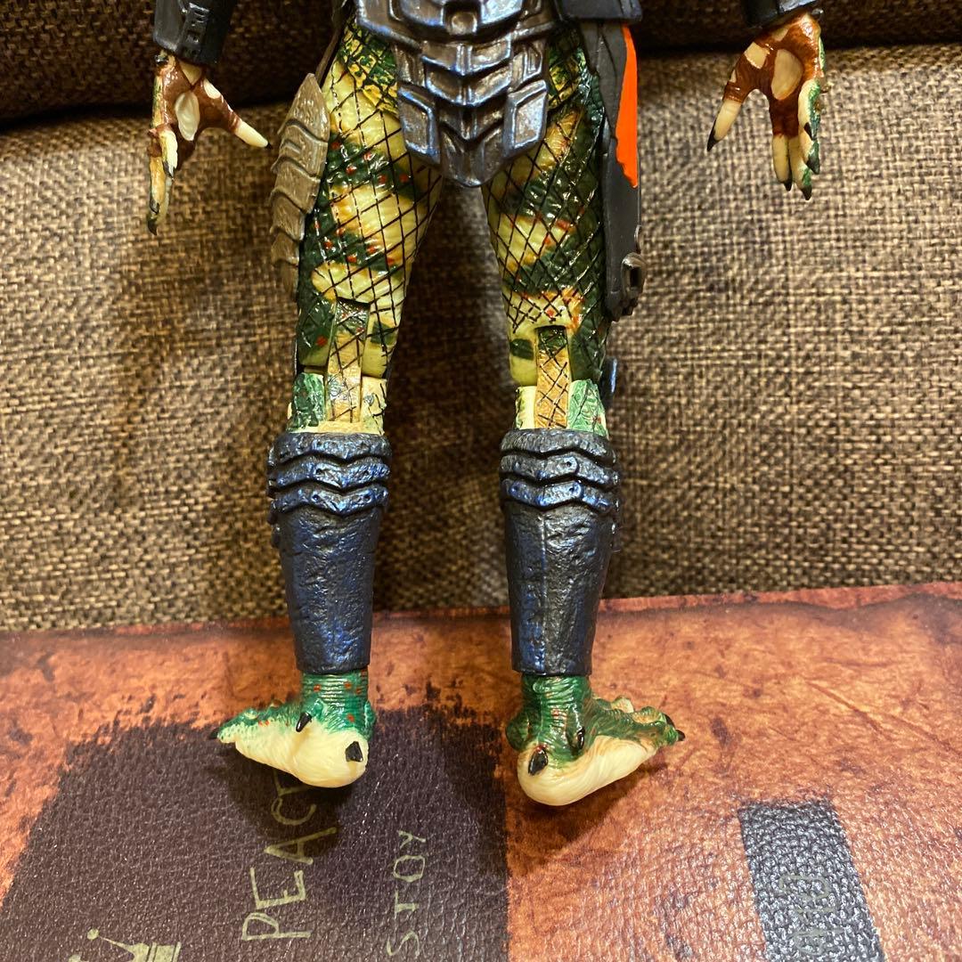 最終価格　美品　NECA アルティメットアーマードロストプレデター　7インチ