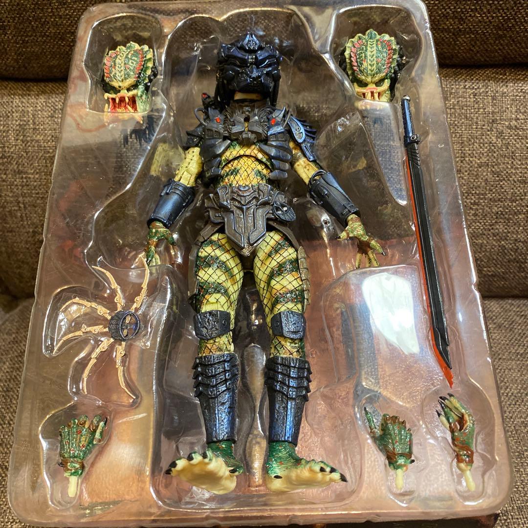 最終価格　美品　NECA アルティメットアーマードロストプレデター　7インチ