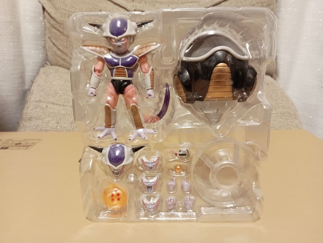 S.H.Figuarts フリーザ 第一形態&フリーザポッド　開封美品