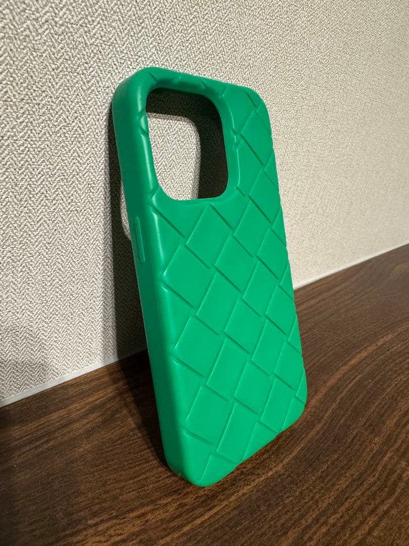 BOTTEGA VENETA iPhone 15 Pro ケース グリーン