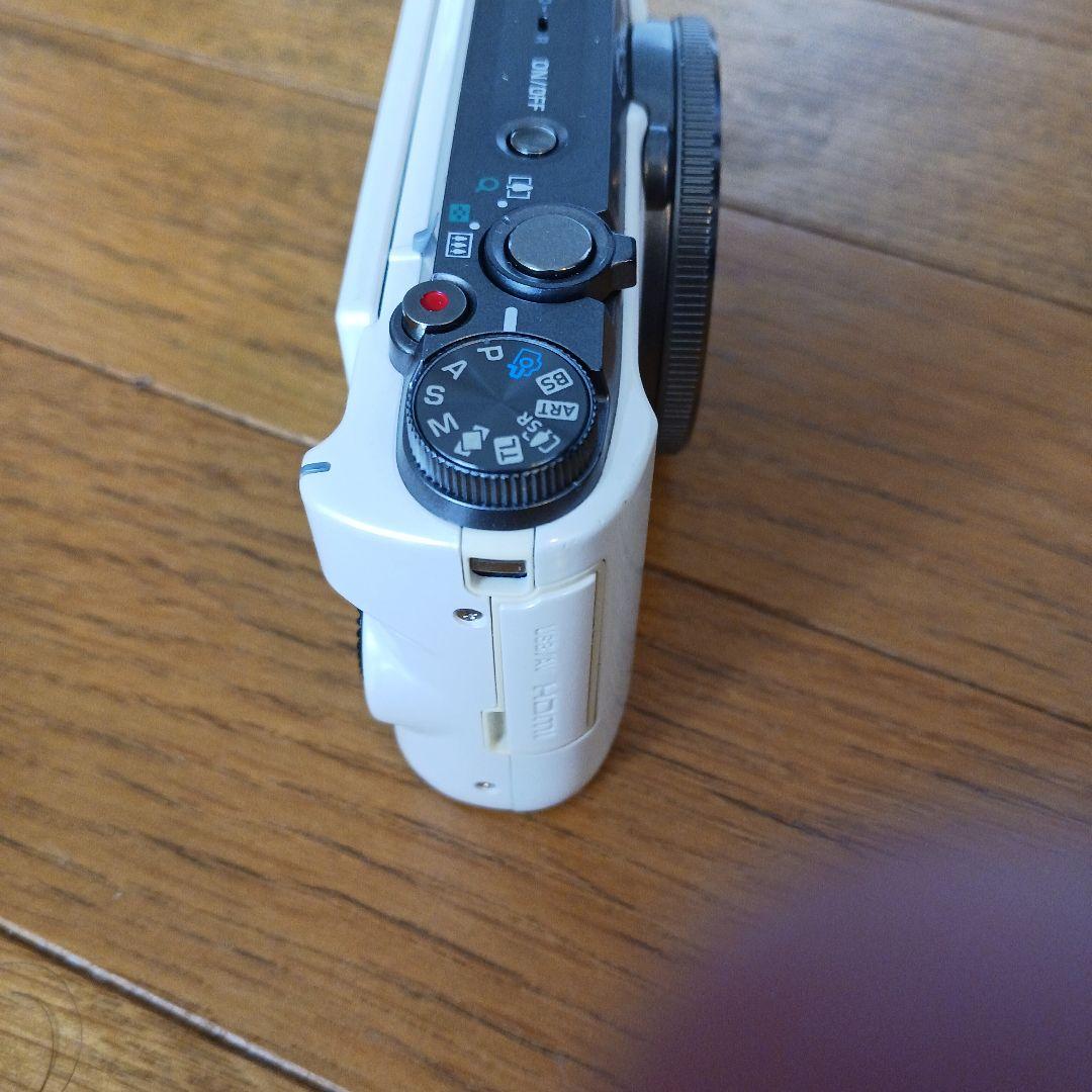 【美品】Casio EXILIM デジタルカメラ EX-ZR1100 ホワイト