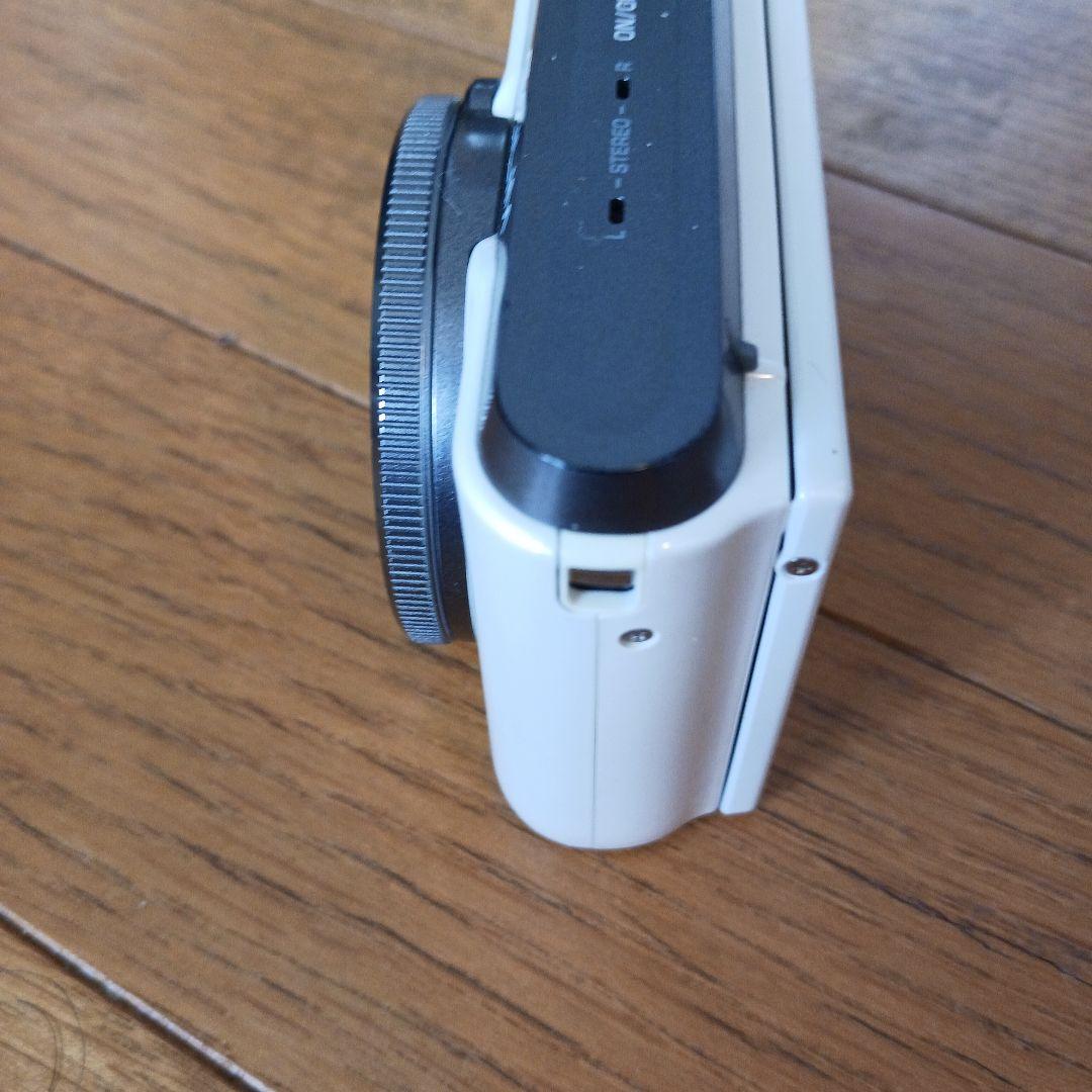【美品】Casio EXILIM デジタルカメラ EX-ZR1100 ホワイト