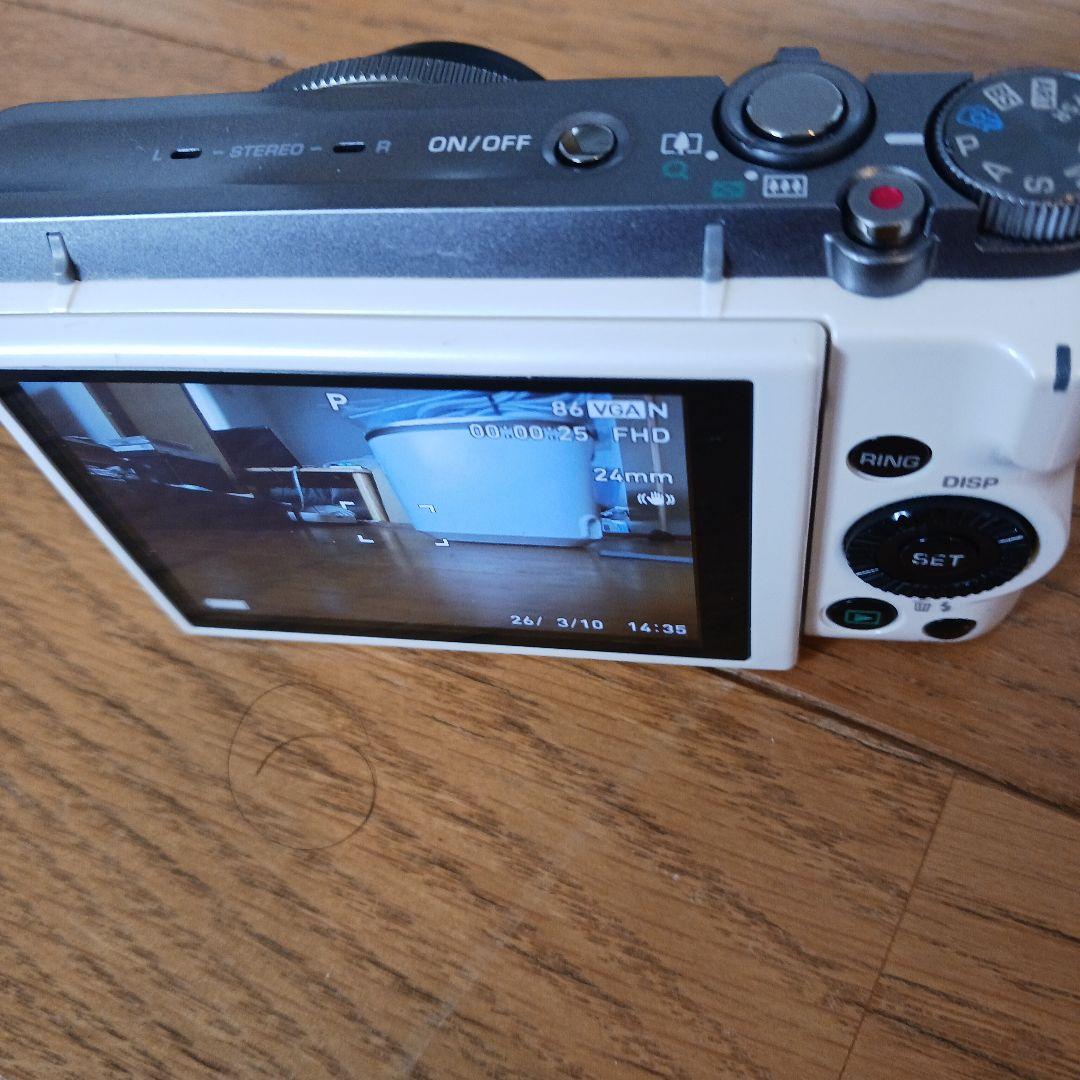 【美品】Casio EXILIM デジタルカメラ EX-ZR1100 ホワイト