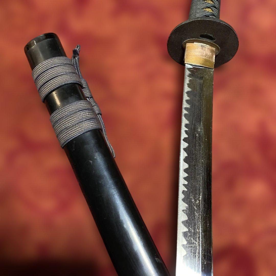 格安模造刀 黒柄 獅子彫鉄丸鍔 黒呂鞘