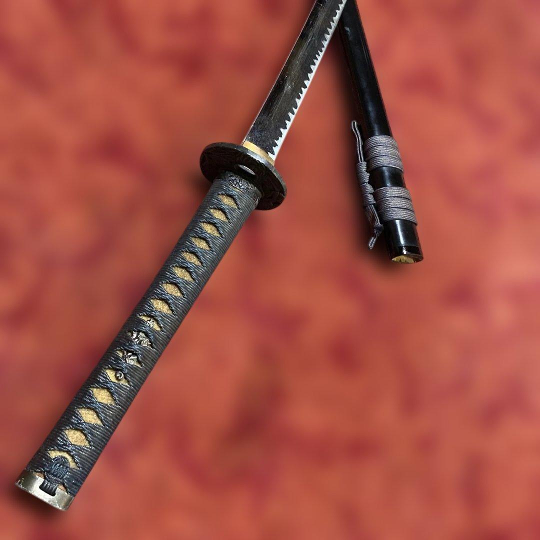 格安模造刀 黒柄 獅子彫鉄丸鍔 黒呂鞘