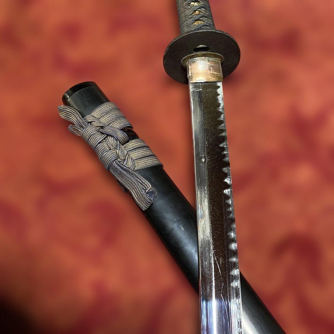 格安模造刀 黒柄 獅子彫鉄丸鍔 黒呂鞘