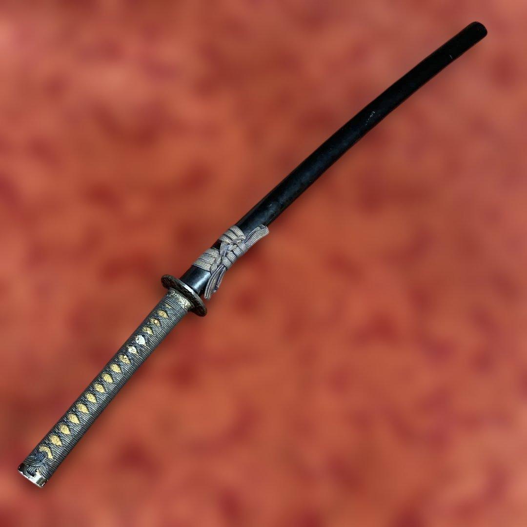 格安模造刀 黒柄 獅子彫鉄丸鍔 黒呂鞘