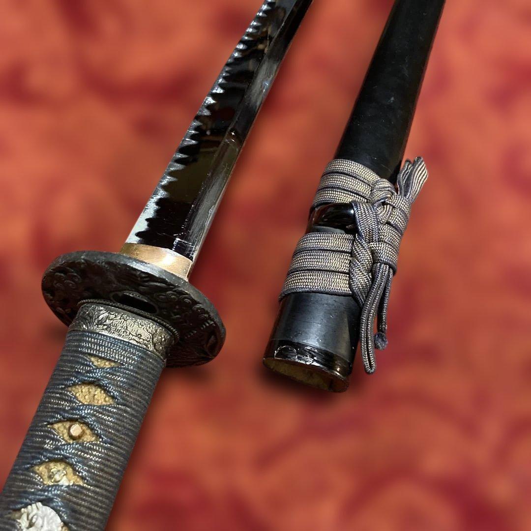 格安模造刀 黒柄 獅子彫鉄丸鍔 黒呂鞘