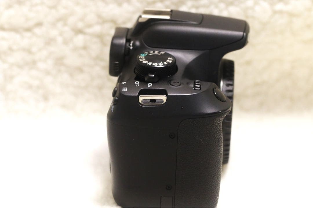 ⭐️完動美品⭐️ Canon キヤノン EOS Kiss X80 ボディ