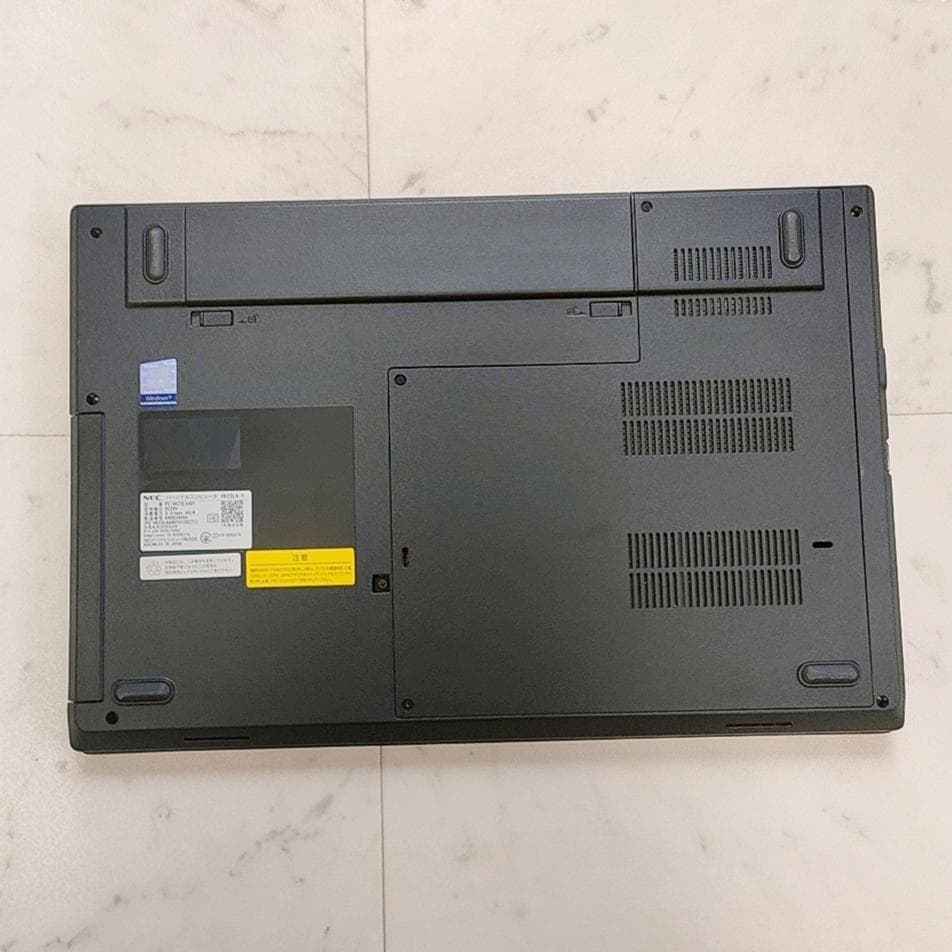 美品☆オフィスつきノートパソコンSSD256GB・8GBで快適　書類作成 DVD