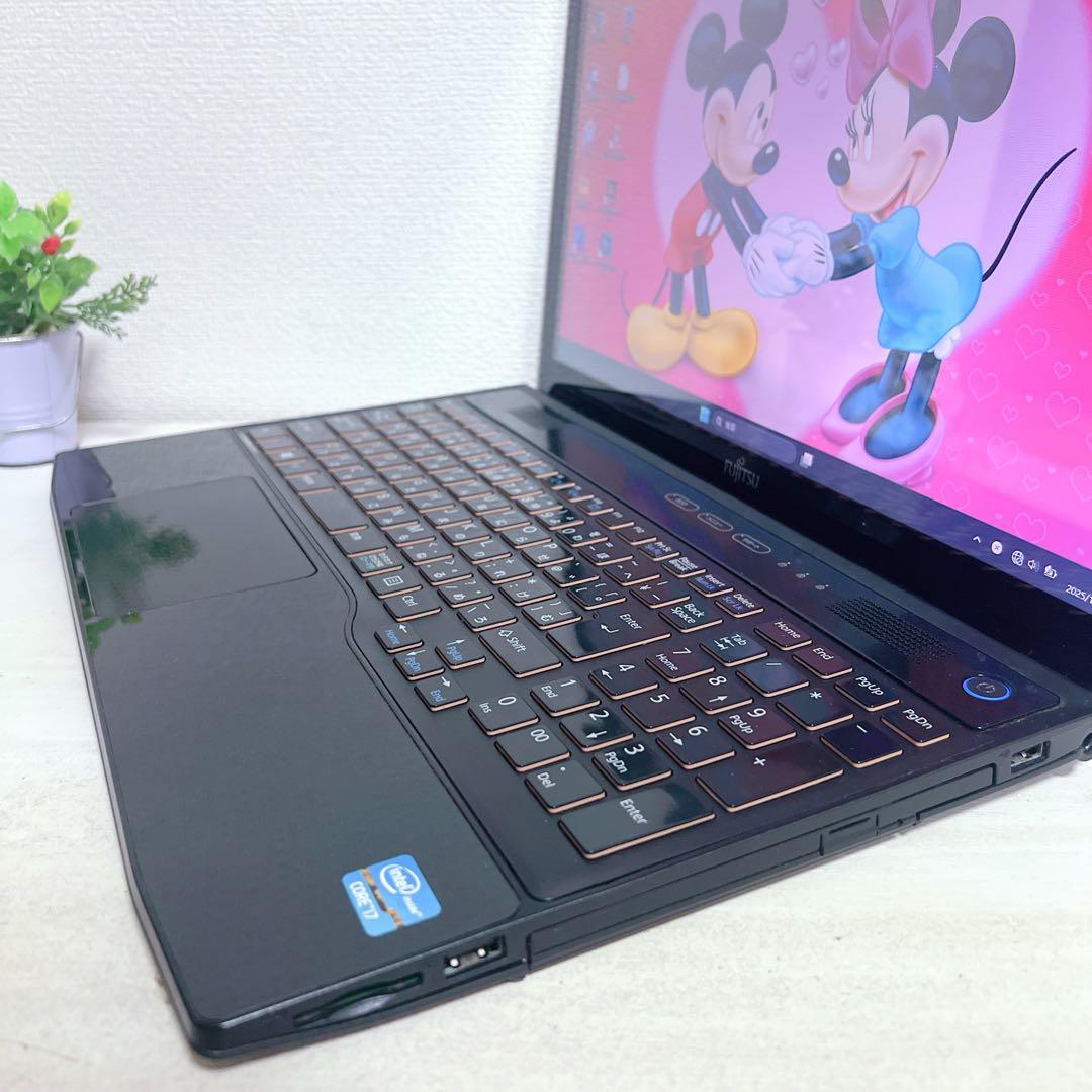 美品、コアi7、高速SSD、メモリ8G、イラレ&オフィス2021が使える、カメラ