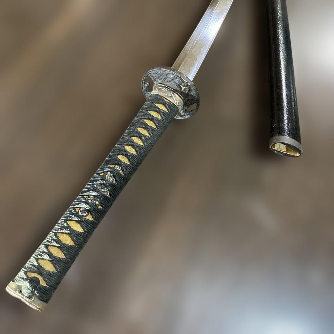 模造大刀(下緒無し) 濃緑柄 白波透し鍔 金口金尻黒呂鞘