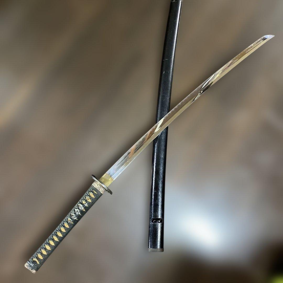 模造大刀(下緒無し) 濃緑柄 白波透し鍔 金口金尻黒呂鞘