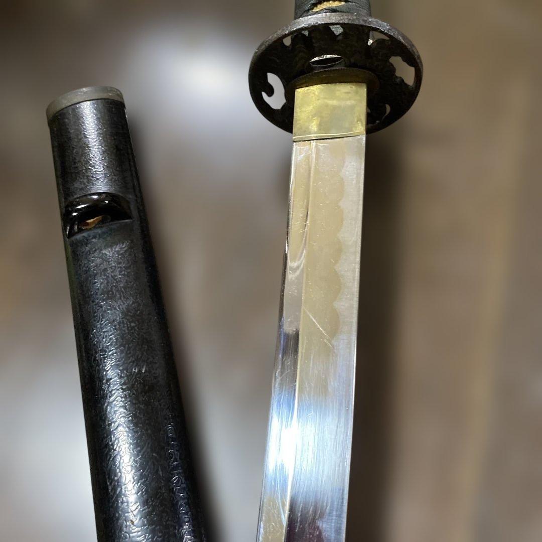 模造大刀(下緒無し) 濃緑柄 白波透し鍔 金口金尻黒呂鞘