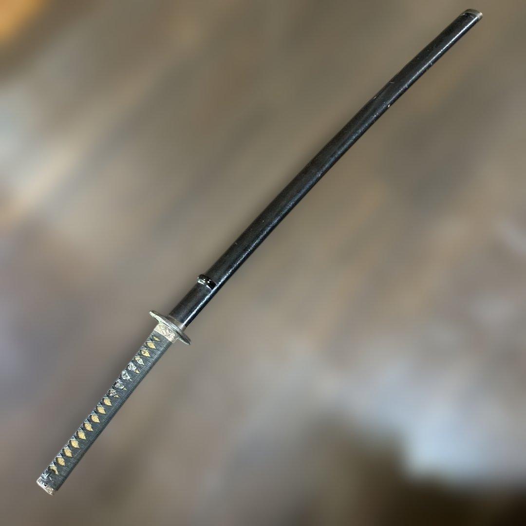 模造大刀(下緒無し) 濃緑柄 白波透し鍔 金口金尻黒呂鞘