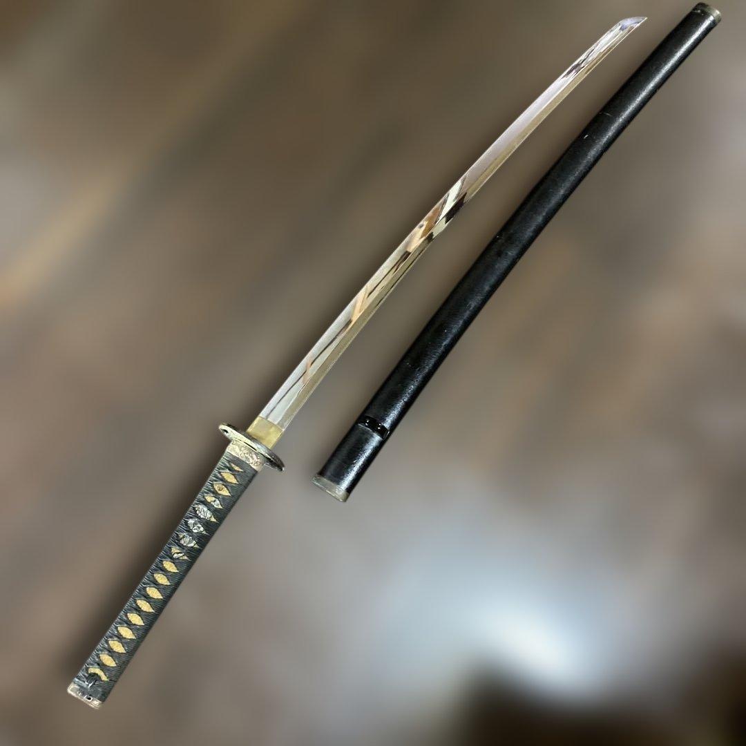 模造大刀(下緒無し) 濃緑柄 白波透し鍔 金口金尻黒呂鞘