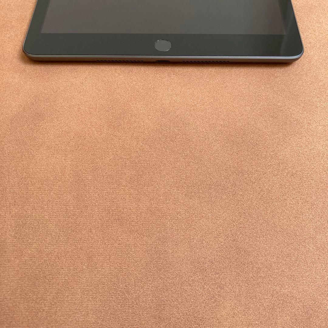 715 電池新品☆比較的美品☆iPad7 第7世代 32GB WIFIモデル☆