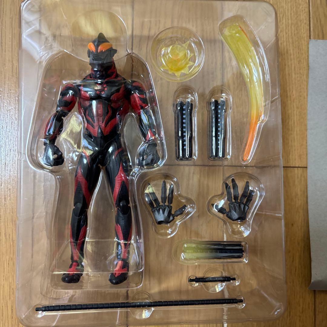 ウルトラマンベリアル ULTRAACTフィギュア値下げ7980