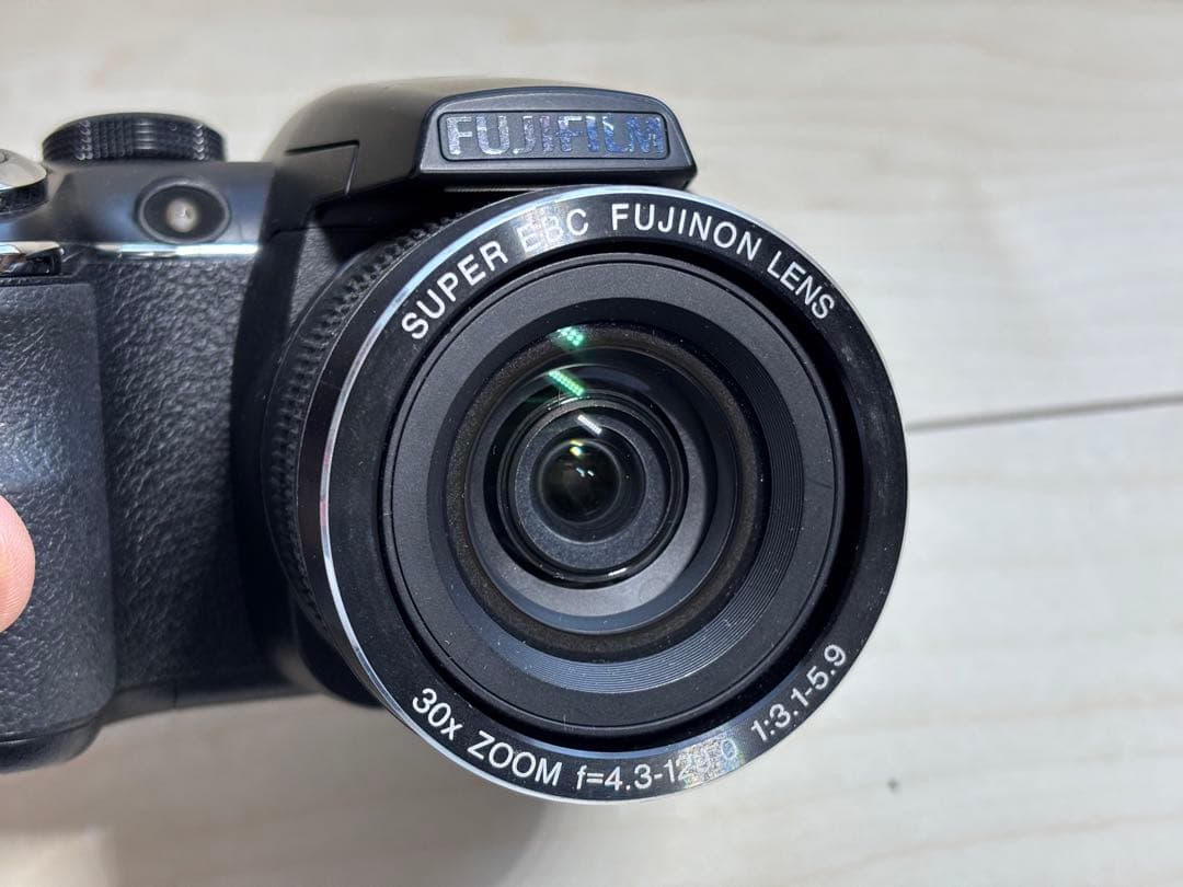 富士フィルム FUJIFILM FinePix S4500 30x 単三電池仕様