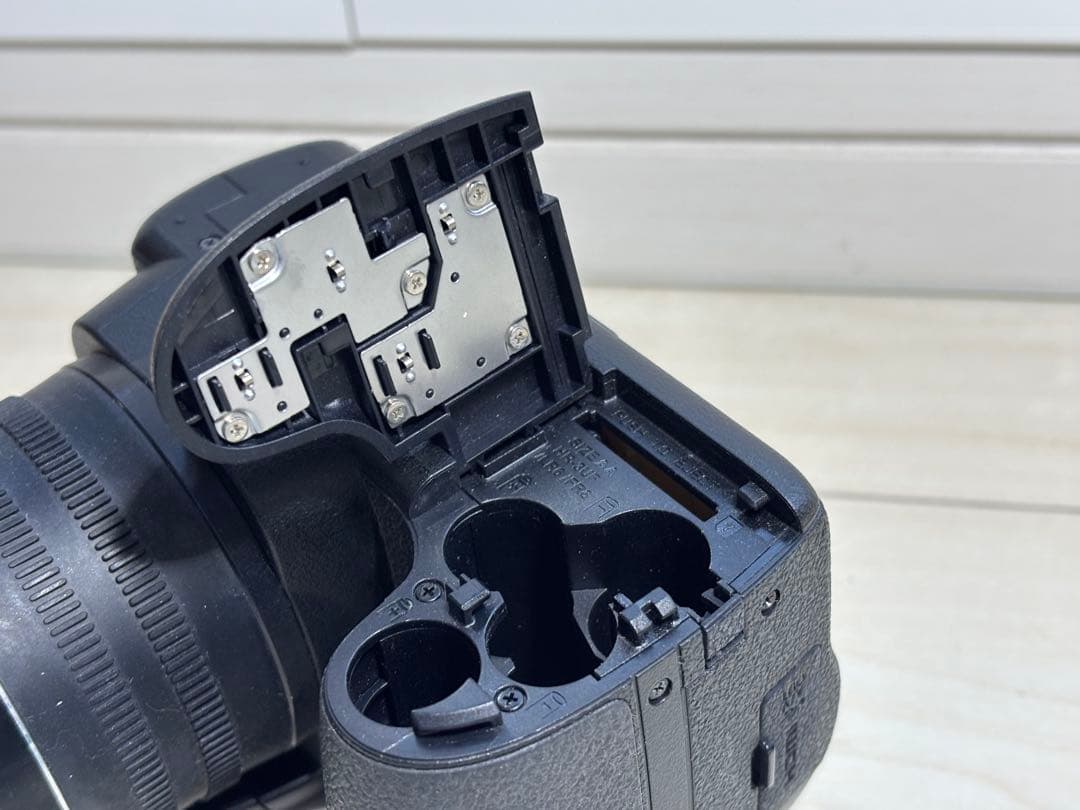 富士フィルム FUJIFILM FinePix S4500 30x 単三電池仕様