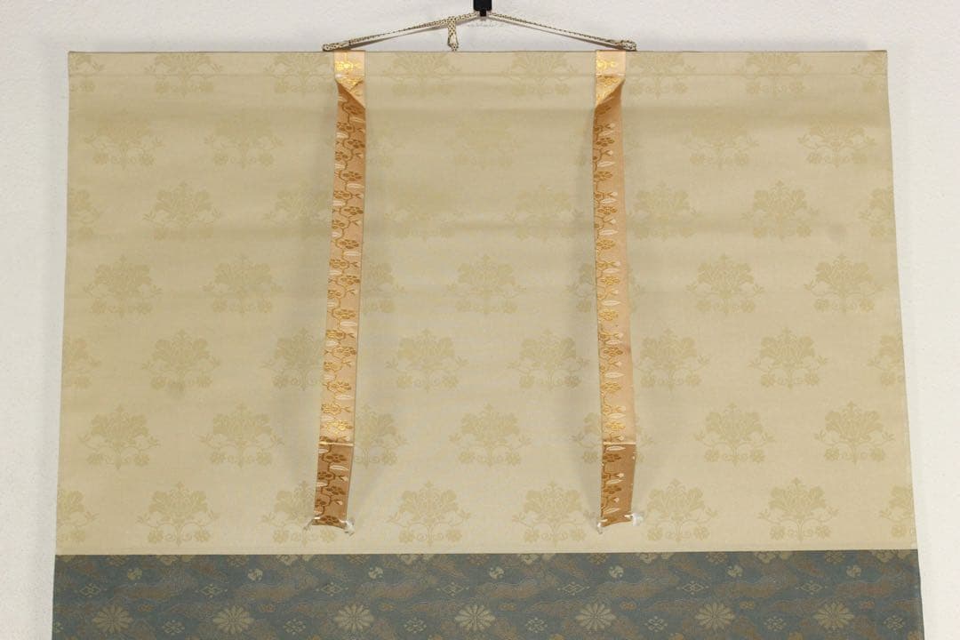 No5446掛軸　宮川雅秀　「兜」　絹本着色　共箱　端午の節句　縁起物　送料無料