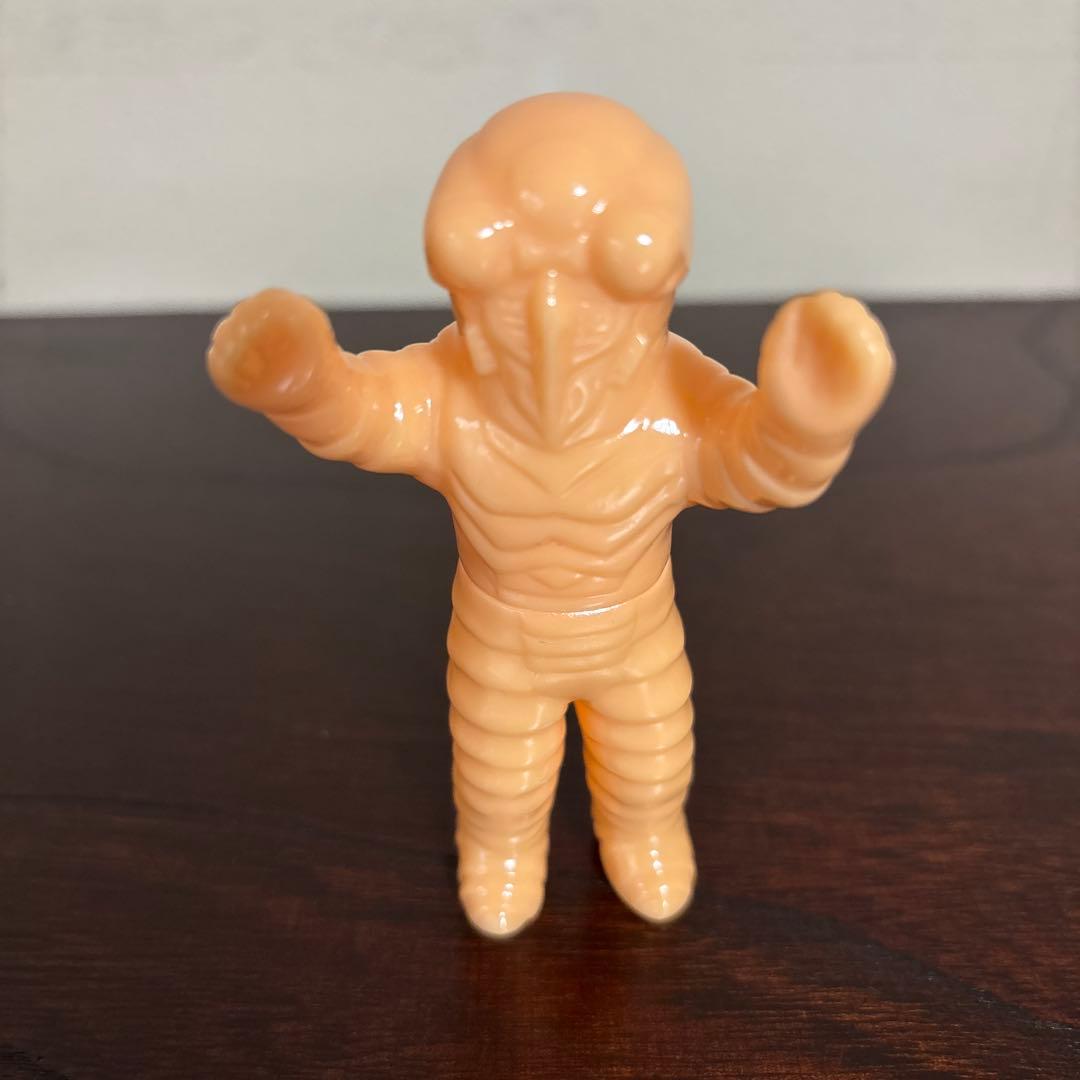 M1号 ブルマァク　怪獣シリーズ　　ウルトラQ 未塗装　ソフビ