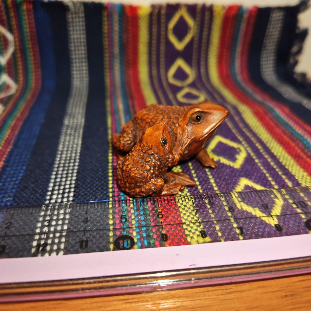 時代提物 木彫根付 在銘【親子蛙】高さ約2.4cm 重さ11ｇ☆名工永正☆緻密彫