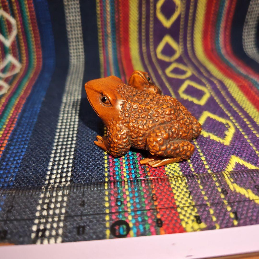 時代提物 木彫根付 在銘【親子蛙】高さ約2.4cm 重さ11ｇ☆名工永正☆緻密彫