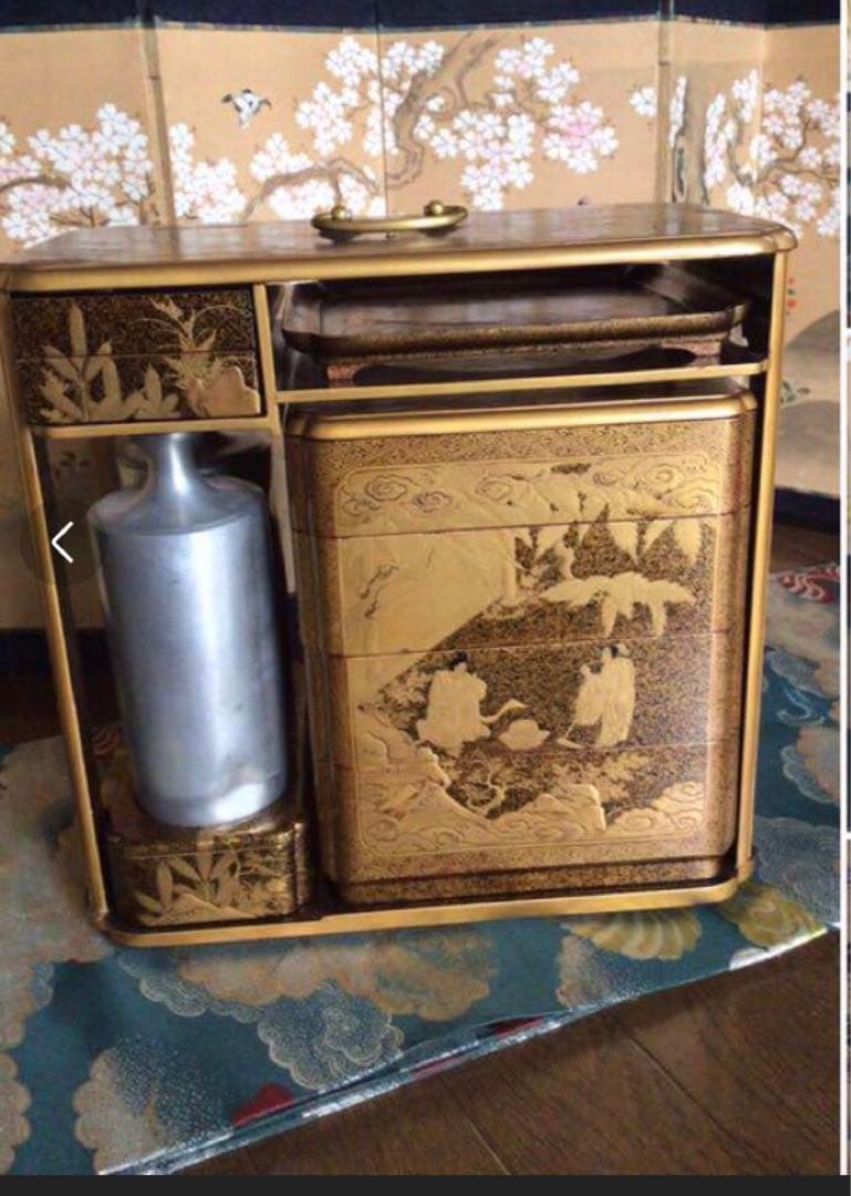 ❶【特別出品】大名道具　虎に像　筍掘り紋様　蒔絵　野弁当　提げ重　（箱付）