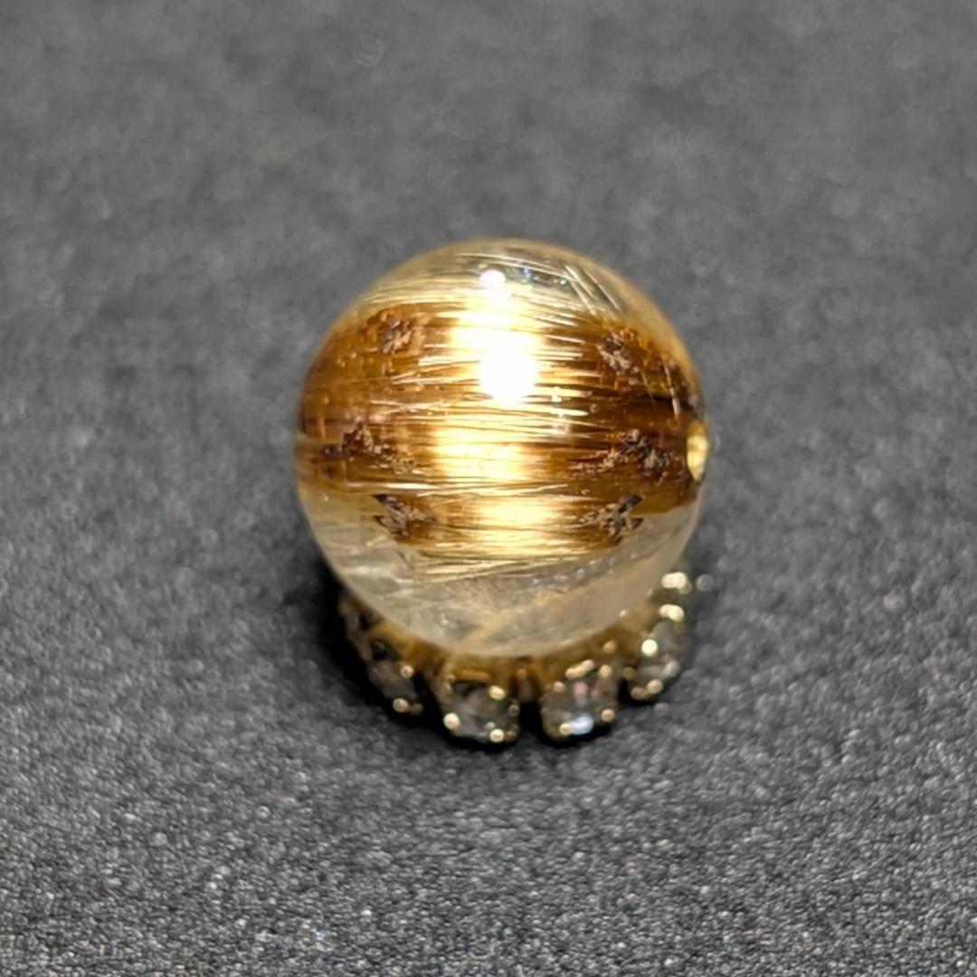 シャトヤンシー効果が出ている キャッツアイルチルクォーツ 8ミリ 粒売り 一点物