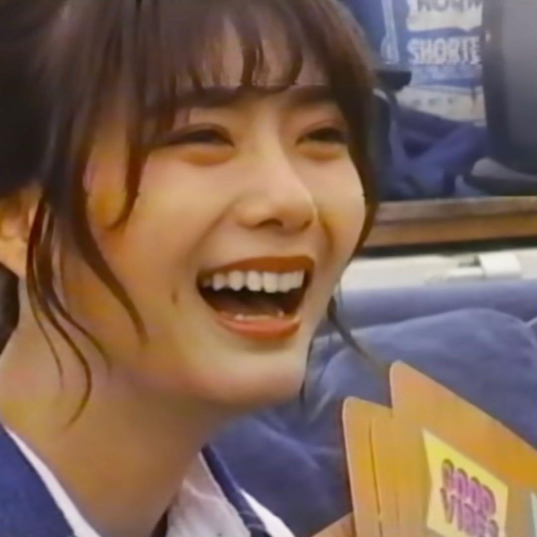 櫻坂46 MV使用モデル　京セラ SAMURAI HI8