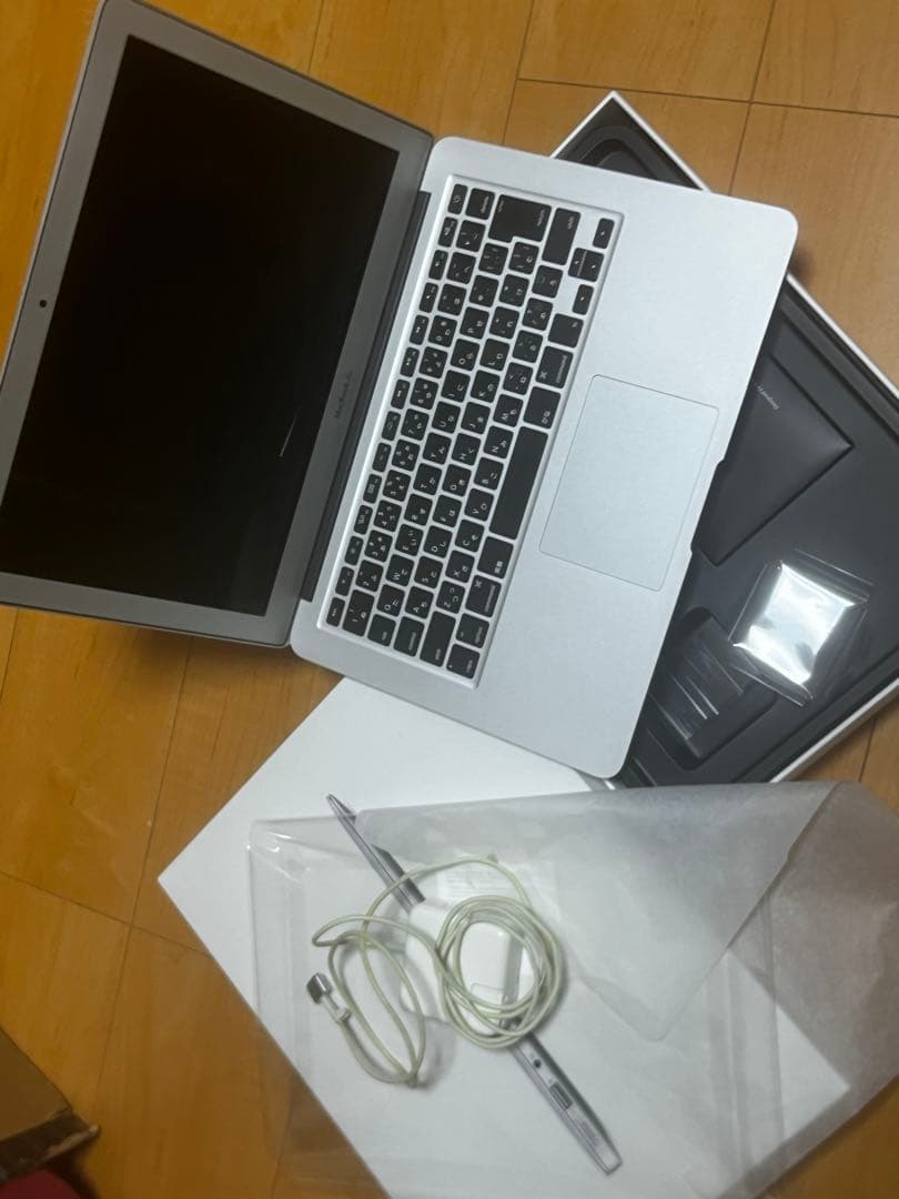 MacBook Air 13インチ 充電器付き　2017 mqd32j/a