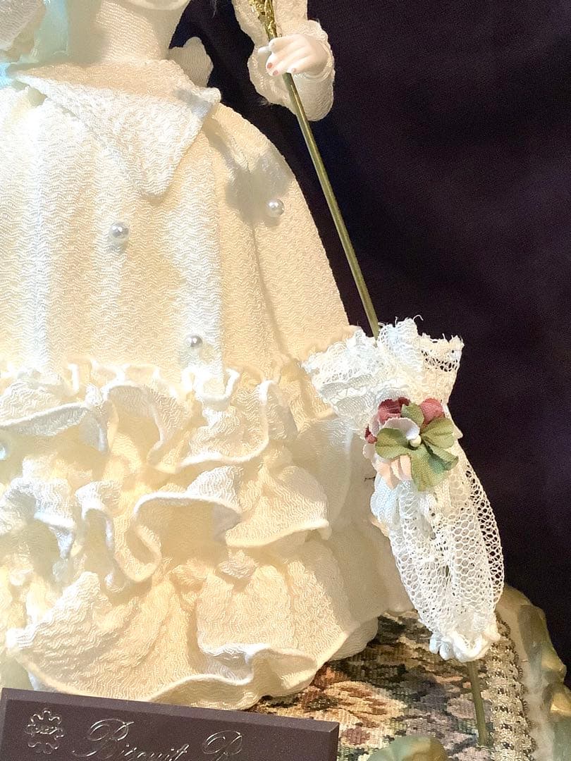 Biscuit Roman / スキヨ人形 白い縮緬ドレスの貴婦人 リボン印