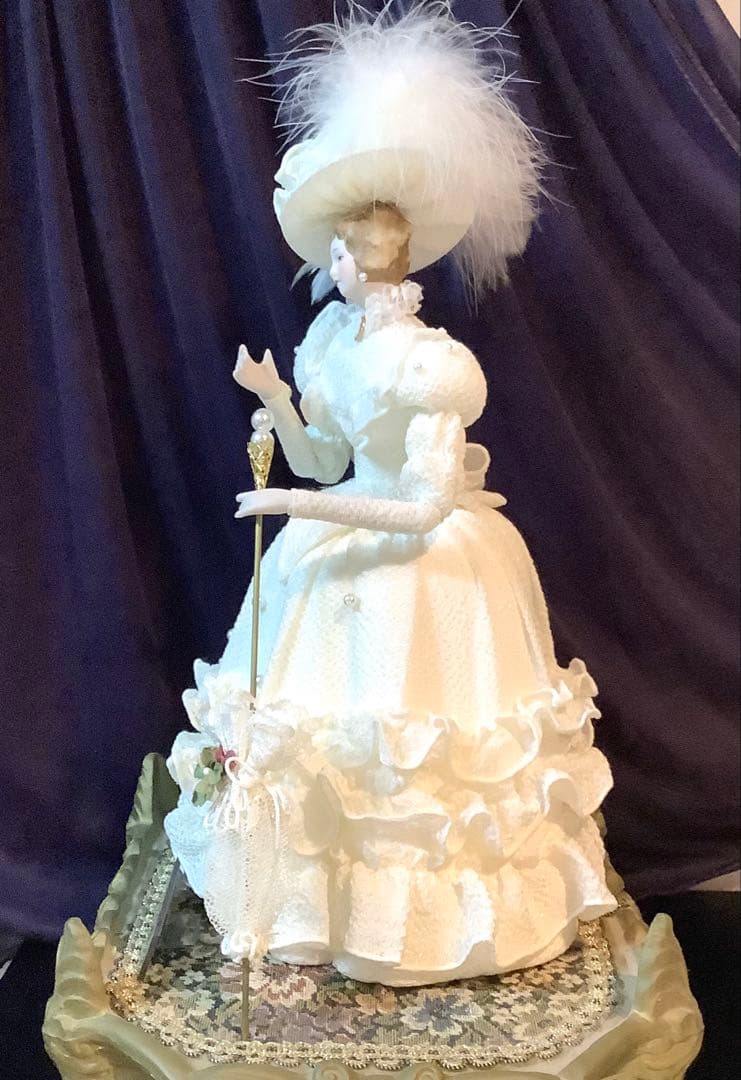 Biscuit Roman / スキヨ人形 白い縮緬ドレスの貴婦人 リボン印