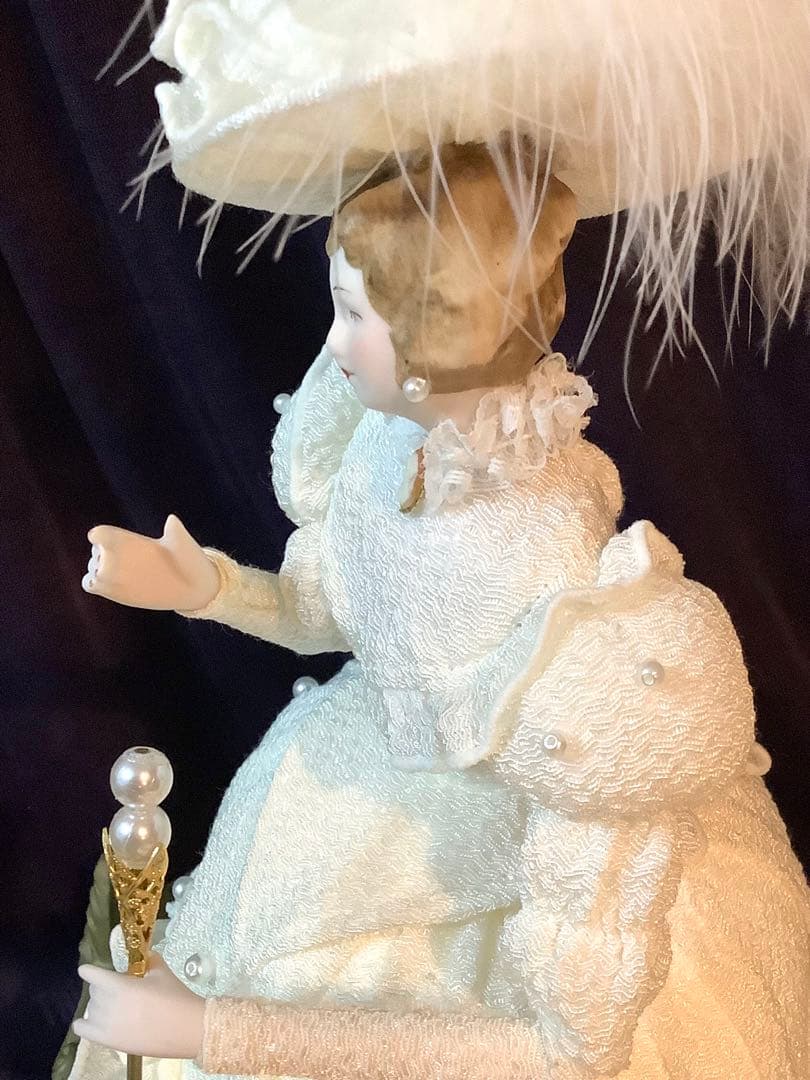 Biscuit Roman / スキヨ人形 白い縮緬ドレスの貴婦人 リボン印