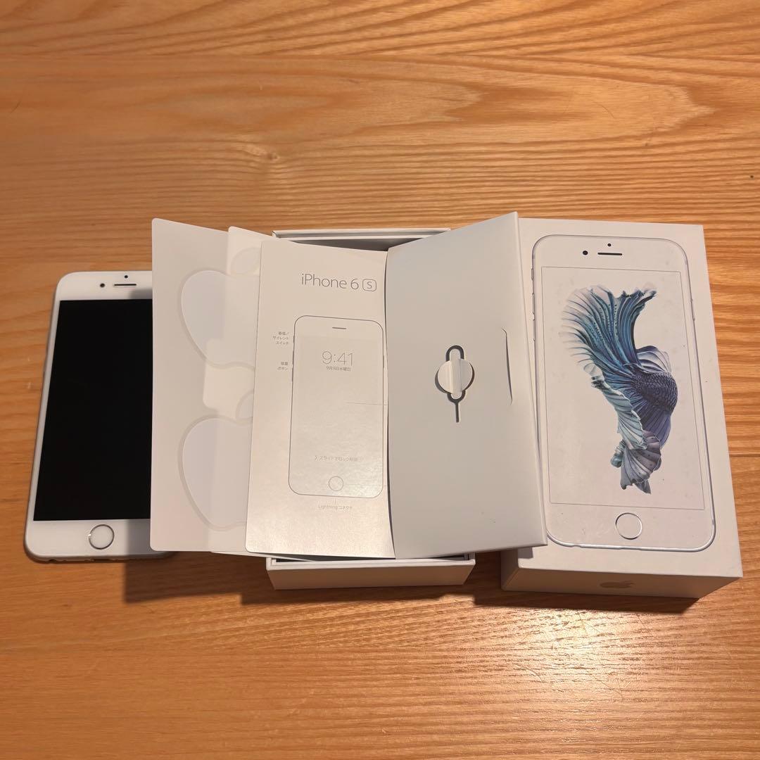Apple iPhone 6s シルバー　本体