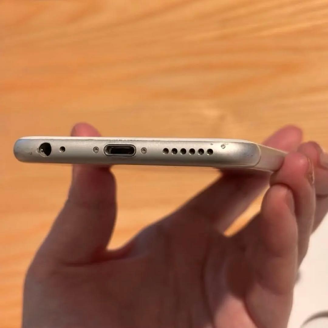 Apple iPhone 6s シルバー　本体