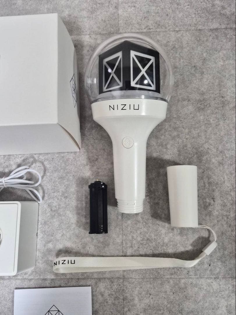 NiziU ペンライト 動作品 公式グッズ オフィシャルライトスティック