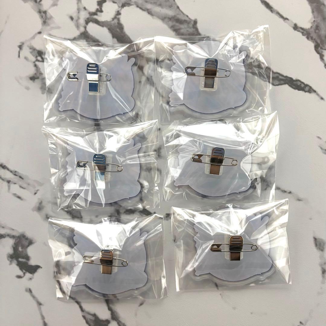 ピンズ・ピンバッジ・缶バッジ zura