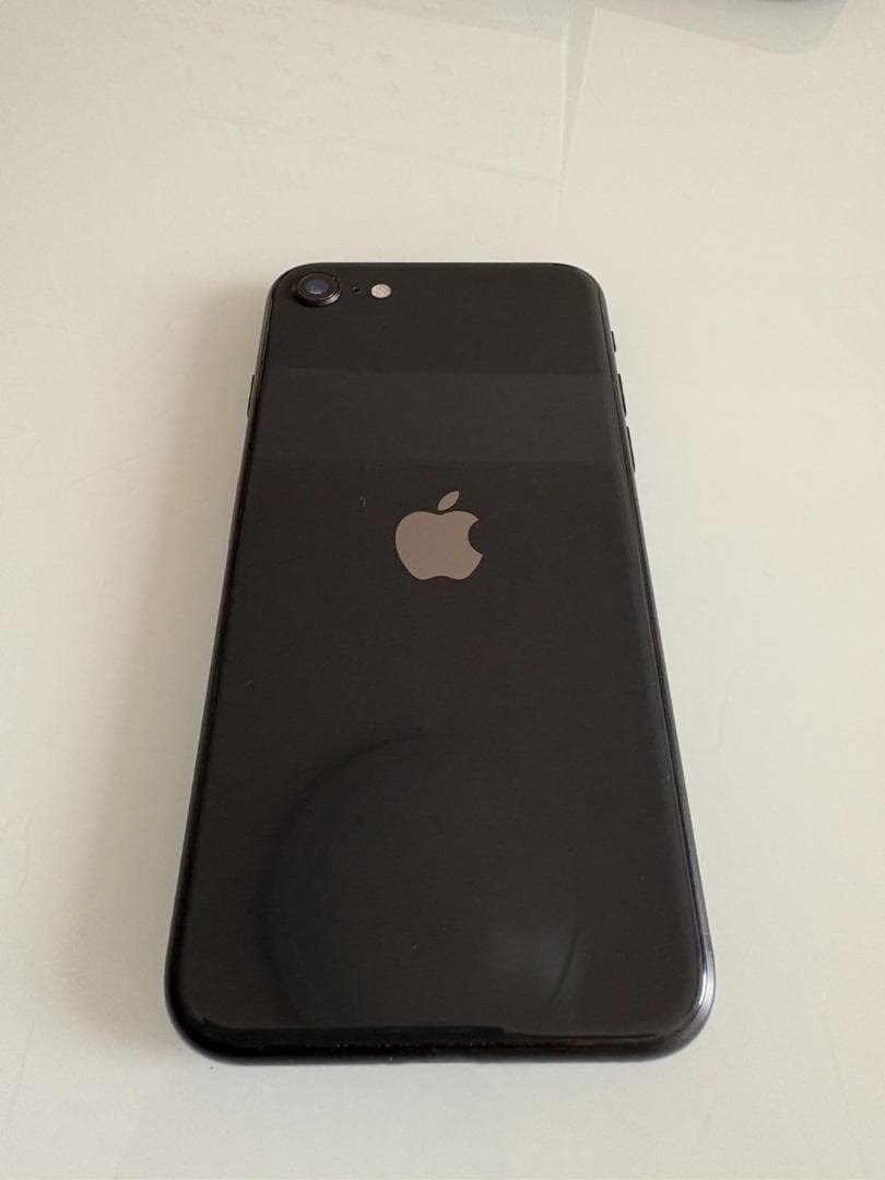 Apple iPhone SE2 ブラック　64GB