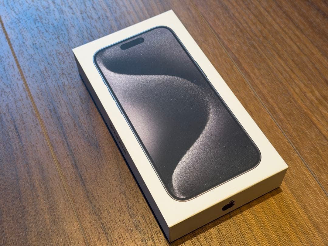 新品同様 Apple iPhone 15 Pro 256GB　ブラックチタニウム
