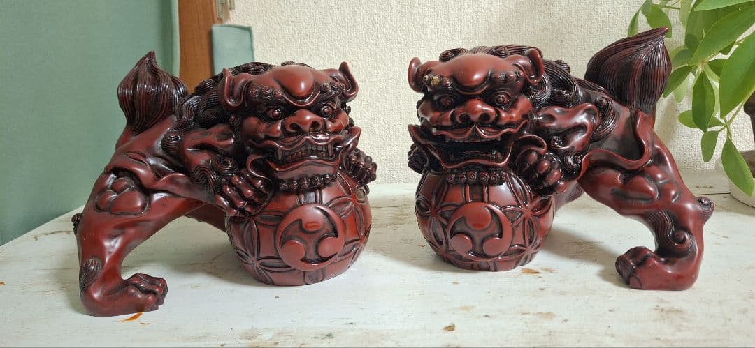 玉乗りシーサー　獅子　魔よけ　玉乗り獅子置物 開運 魔除け 縁起物 骨董品　沖縄