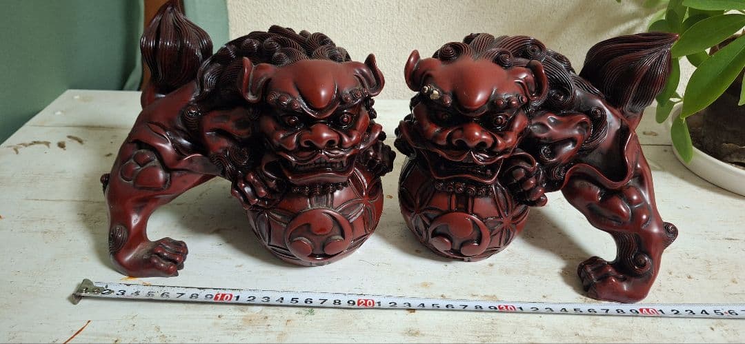 玉乗りシーサー　獅子　魔よけ　玉乗り獅子置物 開運 魔除け 縁起物 骨董品　沖縄