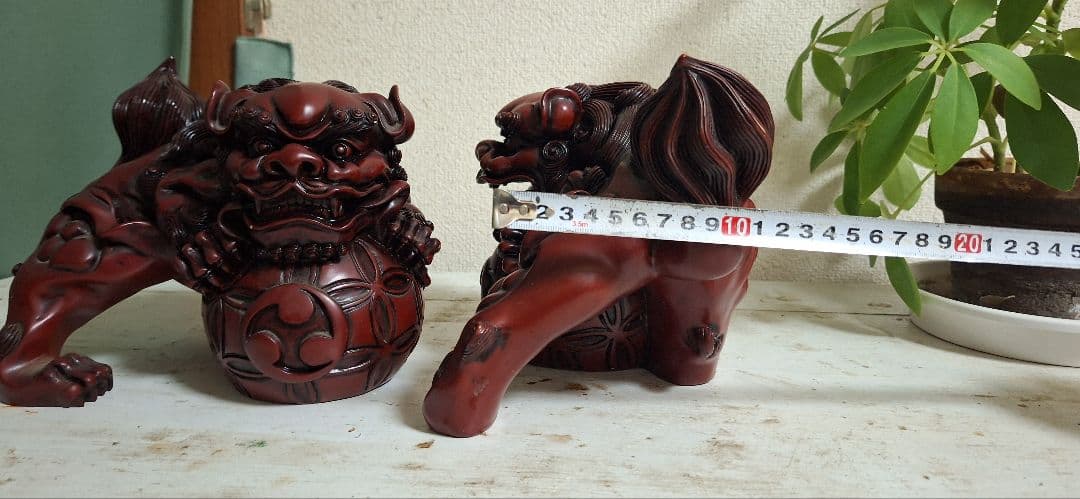 玉乗りシーサー　獅子　魔よけ　玉乗り獅子置物 開運 魔除け 縁起物 骨董品　沖縄