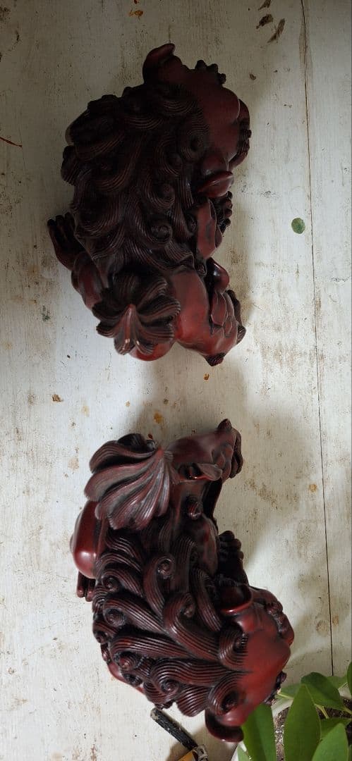 玉乗りシーサー　獅子　魔よけ　玉乗り獅子置物 開運 魔除け 縁起物 骨董品　沖縄