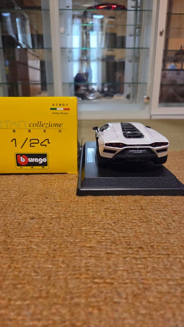 1/24 ブラーゴ ランボルギーニ カウンタック LPI 800-4