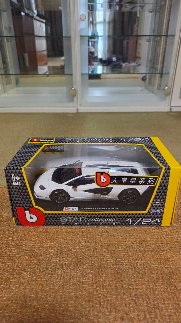 1/24 ブラーゴ ランボルギーニ カウンタック LPI 800-4