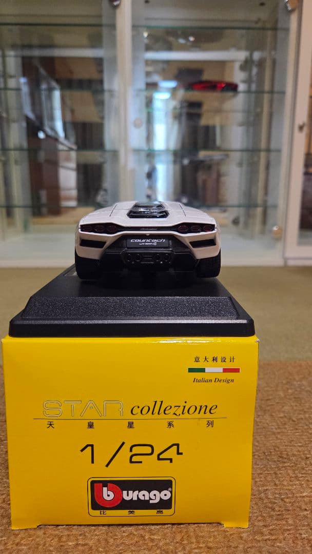 1/24 ブラーゴ ランボルギーニ カウンタック LPI 800-4
