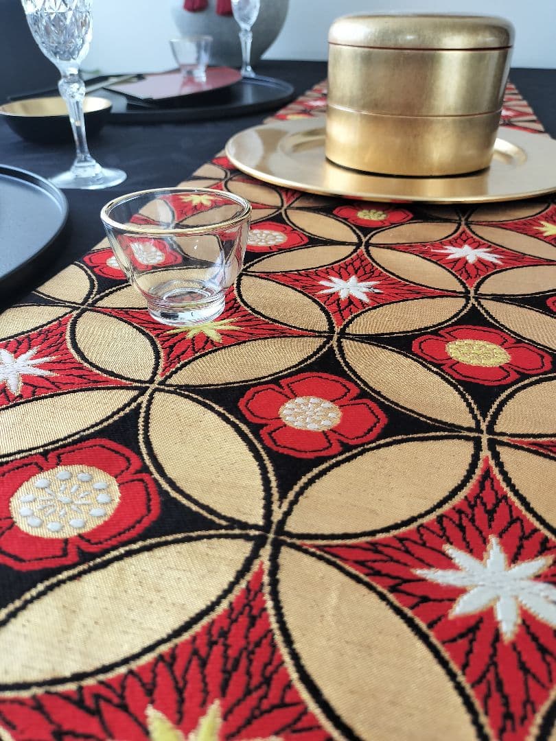 A888★逸品‼️七宝模様‼️テーブルランナー2m18cm