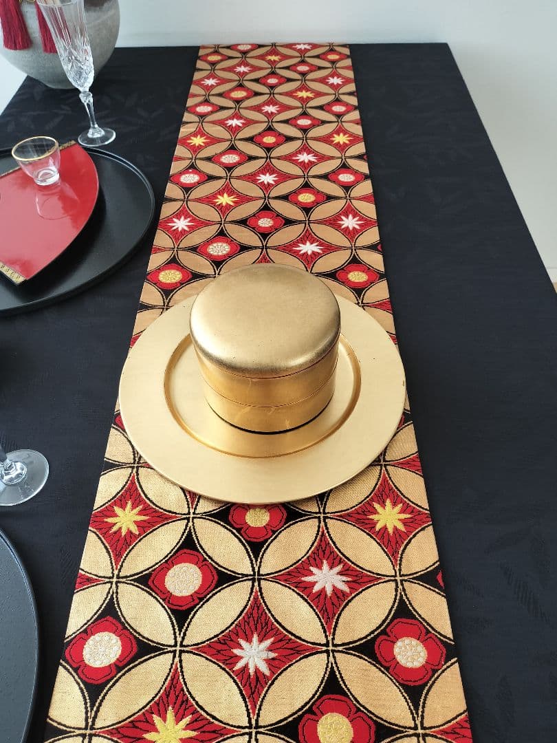 A888★逸品‼️七宝模様‼️テーブルランナー2m18cm